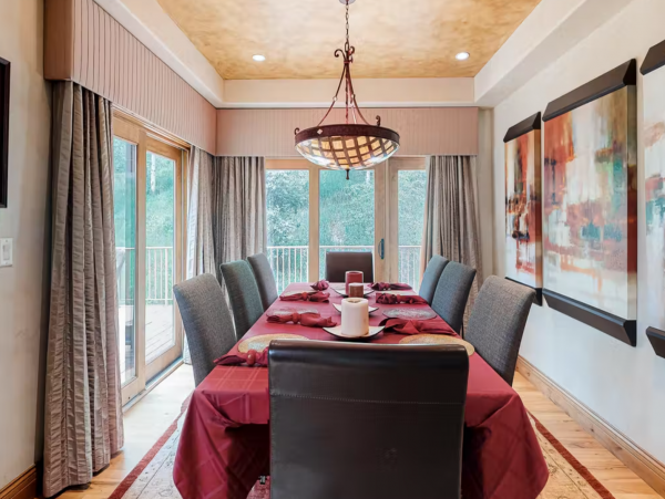 Six Bedrooms Beaver Creek Pet friendly Luxury Lodge