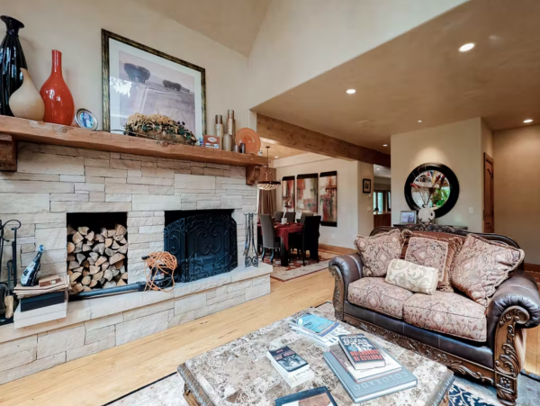 Six Bedrooms Beaver Creek Pet friendly Luxury Lodge