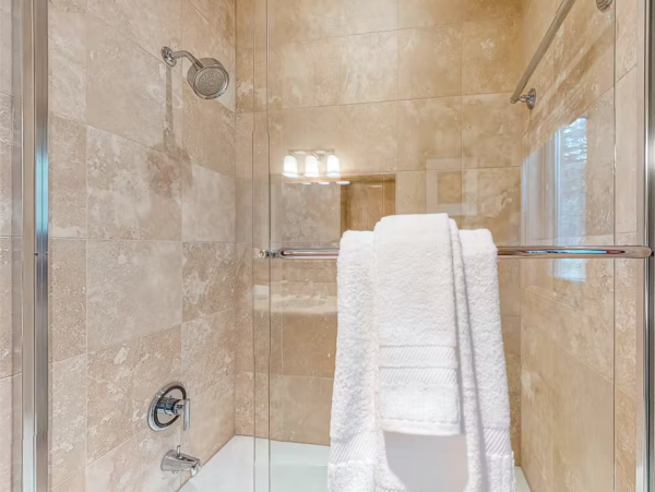 Six Bedrooms Beaver Creek Pet friendly Luxury Lodge