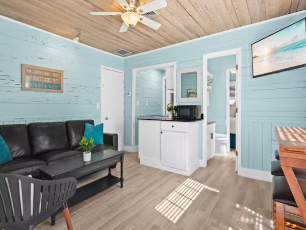 Walk to Beach One Bedroom Condo in Siesta Key