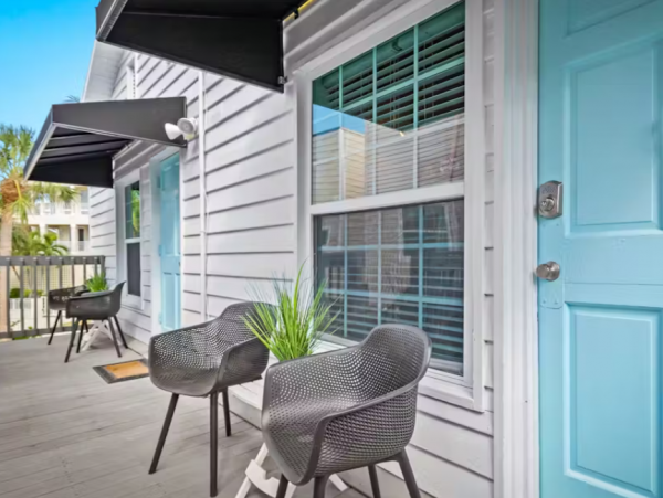 Walk to Beach One Bedroom Condo in Siesta Key