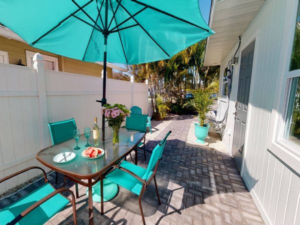Sarasota Vacation Duplex One Bedroom
