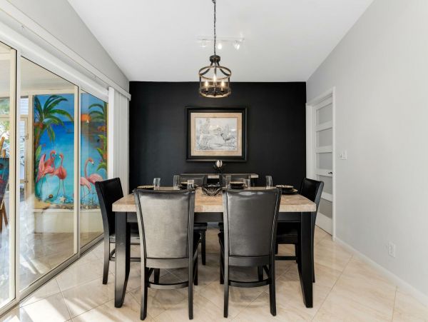 Cape Coral Vacation Rental Home - 4 Bedroom - Jacuzzi
