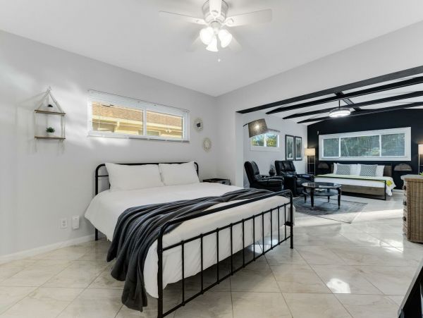 Cape Coral Vacation Rental Home - 4 Bedroom - Jacuzzi