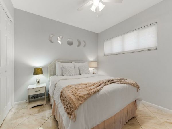 Cape Coral Vacation Rental Home - 4 Bedroom - Jacuzzi