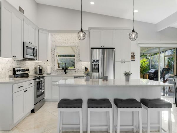 Cape Coral Vacation Rental Home - 4 Bedroom - Jacuzzi