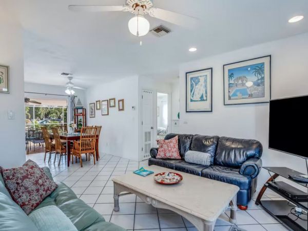 Bonita Springs Vacation Rental with Caged Pool Sleeps Six