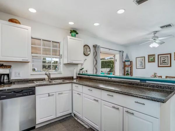 Bonita Springs Vacation Rental with Caged Pool Sleeps Six