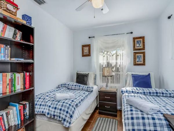 Bonita Springs Vacation Rental with Caged Pool Sleeps Six