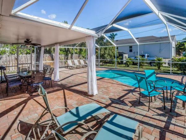 Bonita Springs Vacation Rental with Caged Pool Sleeps Six