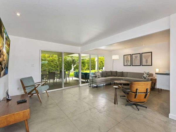 Palm Springs Home 1005678