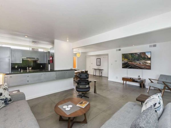 Palm Springs Home 1005678