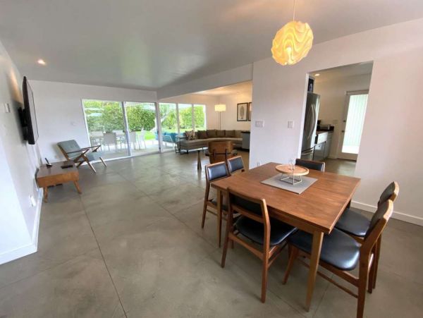 Palm Springs Home 1005678