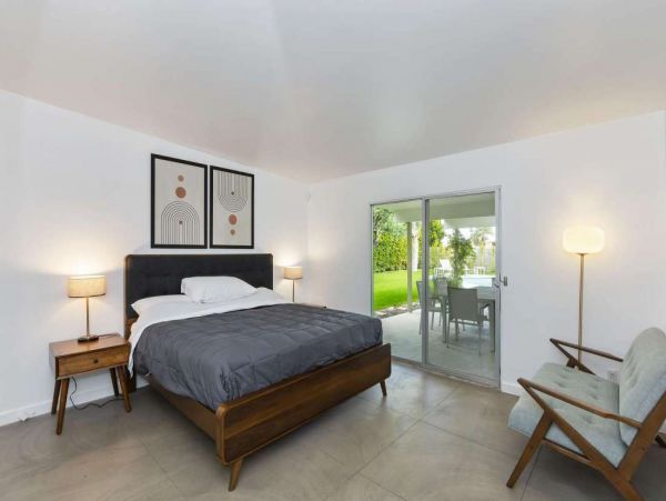 Palm Springs Home 1005678