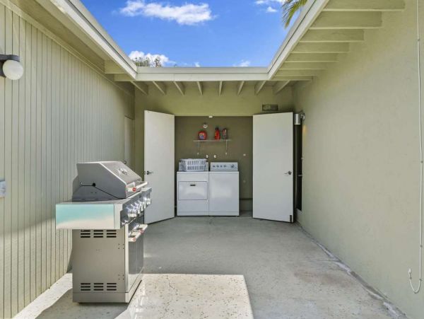 Palm Springs Home 1005678