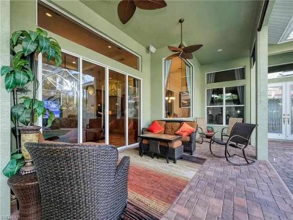Fort Myers Vacation Home Three Bedrooms with Pool Sleeps 10
