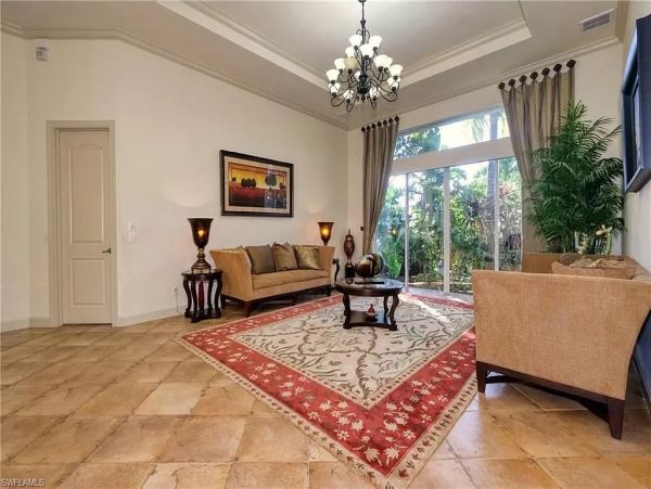 Fort Myers Vacation Home Three Bedrooms with Pool Sleeps 10