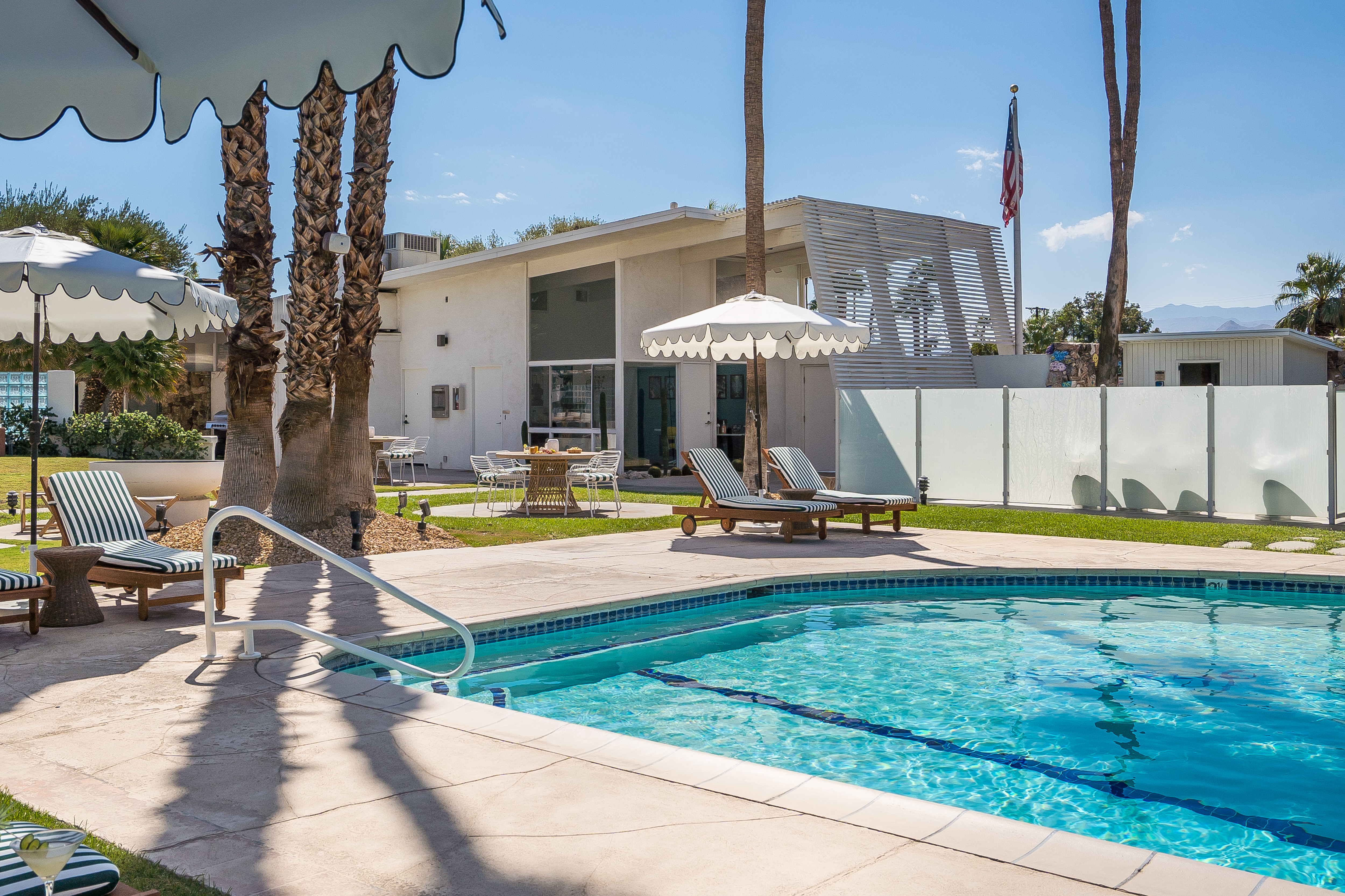 Palm Springs Home 1005686