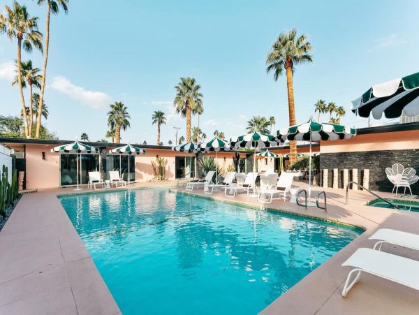 Palm Springs Nine Bedrooms Residence For Twenty Guests