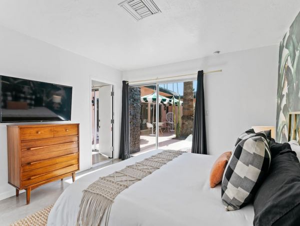 Palm Springs Nine Bedrooms Residence For Twenty Guests