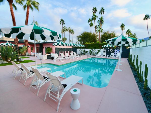 Palm Springs Nine Bedrooms Residence For Twenty Guests