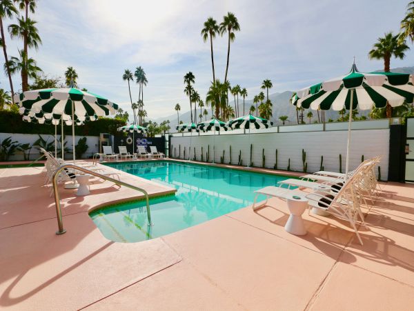 Palm Springs Nine Bedrooms Residence For Twenty Guests