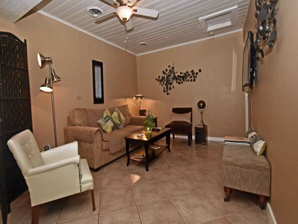 One Bedroom Vacation Condo in Manasota Key Sleeps 4