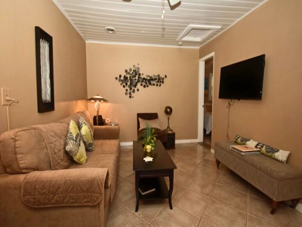 One Bedroom Vacation Condo in Manasota Key Sleeps 4