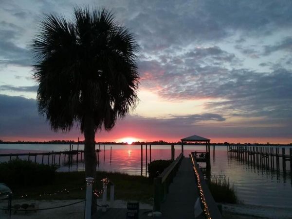 One Bedroom Vacation Condo in Manasota Key Sleeps 4