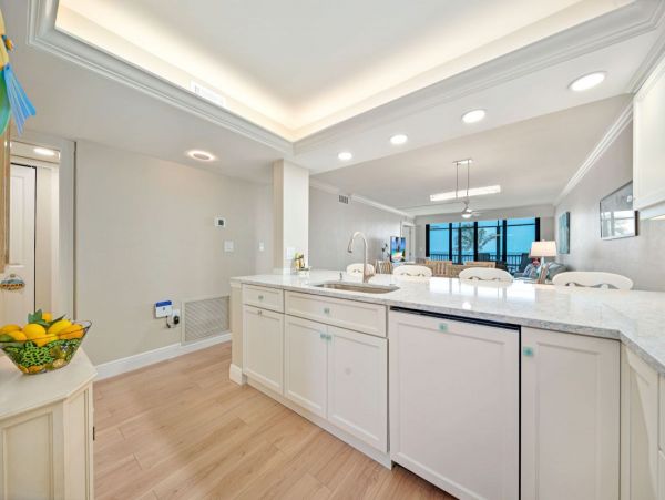 Direct Beachfront Penthouse in Sanibel with Exclusive Rooftop Deck