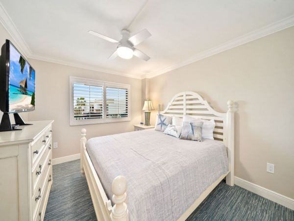 Direct Beachfront Penthouse in Sanibel with Exclusive Rooftop Deck