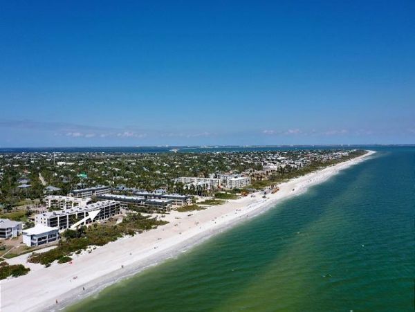 Direct Beachfront Penthouse in Sanibel with Exclusive Rooftop Deck