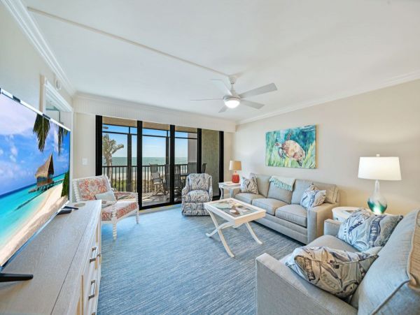 Direct Beachfront Penthouse in Sanibel with Exclusive Rooftop Deck