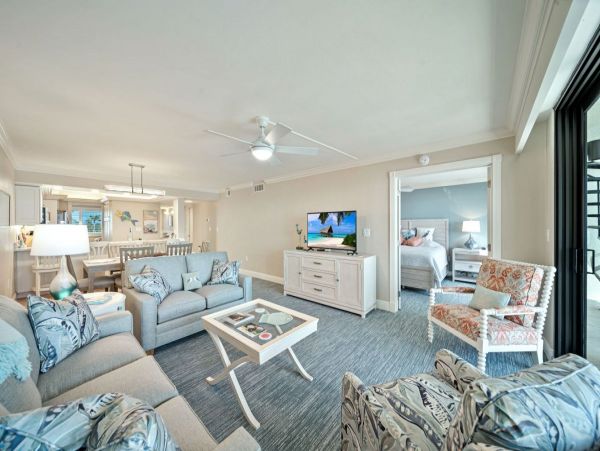 Direct Beachfront Penthouse in Sanibel with Exclusive Rooftop Deck