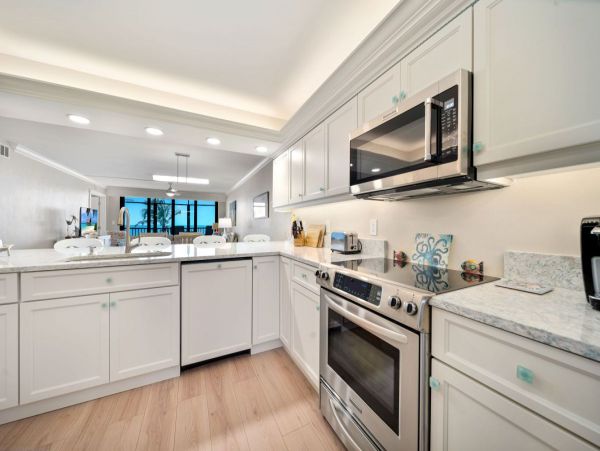 Direct Beachfront Penthouse in Sanibel with Exclusive Rooftop Deck