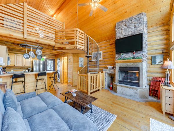 Ideal for Adventurous Families 2-brm Condo Half Mi to Snow King