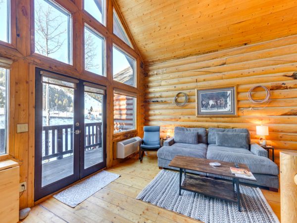 Ideal for Adventurous Families 2-brm Condo Half Mi to Snow King