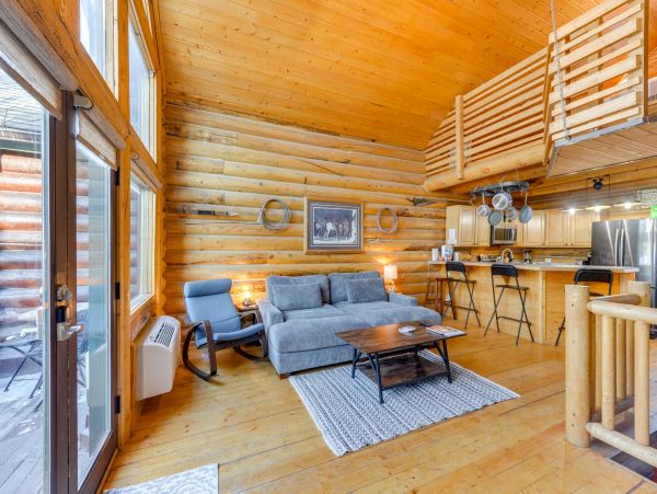 Ideal for Adventurous Families 2-brm Condo Half Mi to Snow King