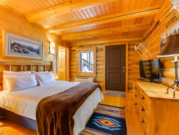 Ideal for Adventurous Families 2-brm Condo Half Mi to Snow King