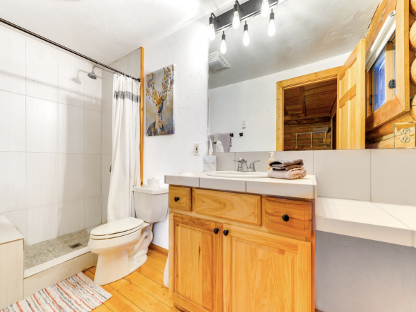 Ideal for Adventurous Families 2-brm Condo Half Mi to Snow King
