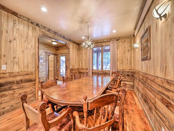 Cozy Alpine Five Bedroom Vacation Home with Great Views