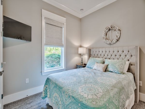 Six bedroom luxury vacation Home with Pool in Destin