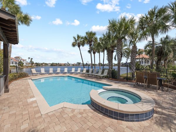 Luxury Eight Bedroom Destin Vacation Home 20 Guests