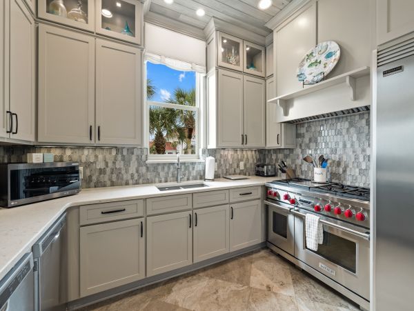 Luxury Eight Bedroom Destin Vacation Home 20 Guests