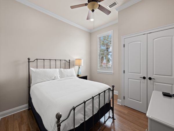 Luxury Eight Bedroom Destin Vacation Home 20 Guests