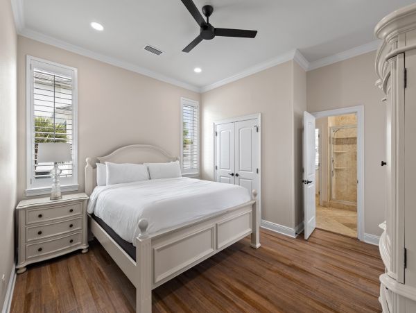 Luxury Eight Bedroom Destin Vacation Home 20 Guests