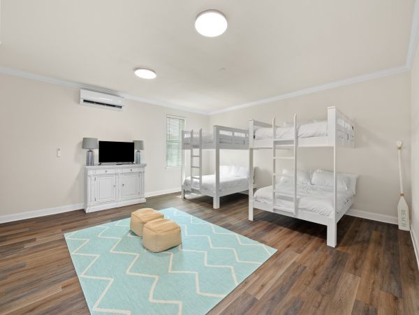 Luxury Eight Bedroom Destin Vacation Home 20 Guests