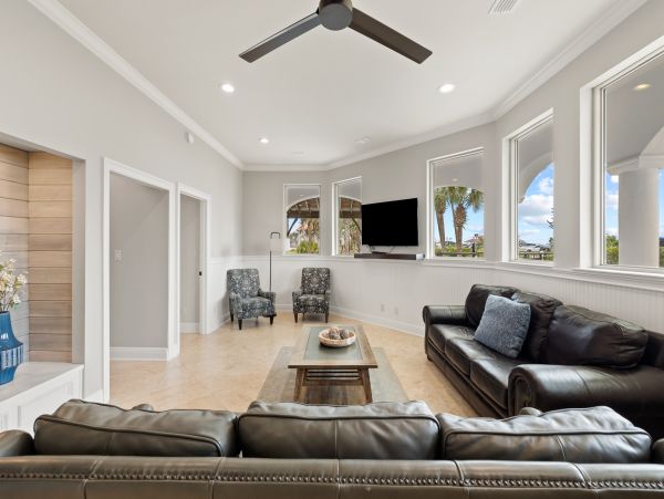 Luxury Eight Bedroom Destin Vacation Home 20 Guests