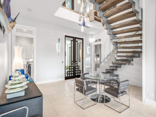 Destin Luxury Vacation Beach Home Views  Gulf Steps to Beach