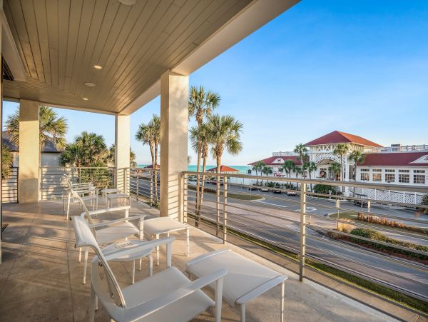 Destin Luxury Vacation Beach Home Views  Gulf Steps to Beach
